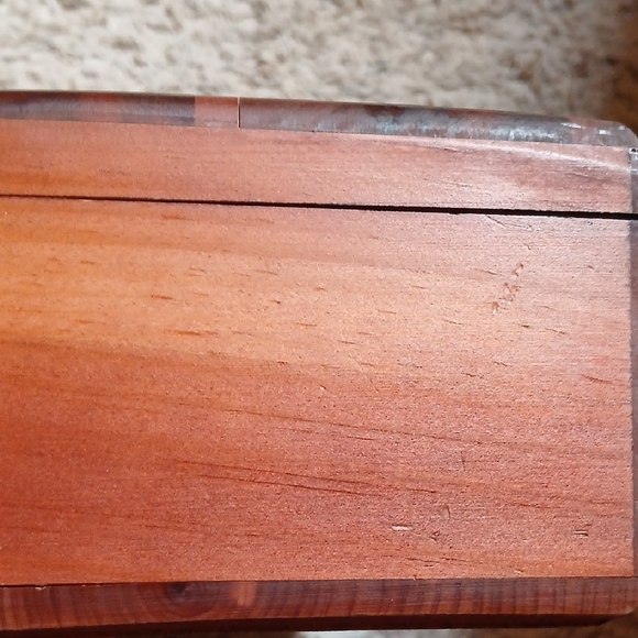 Lane Mini Cedar Chest - Picture 9 of 10